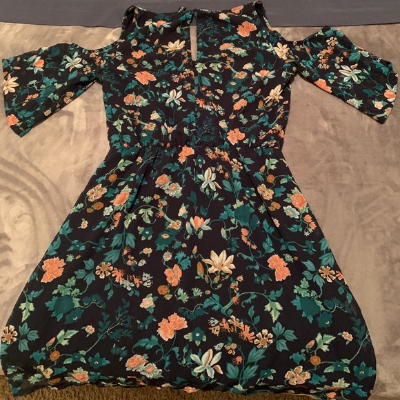Short Flower Dress H&M - Picture 2 of 4